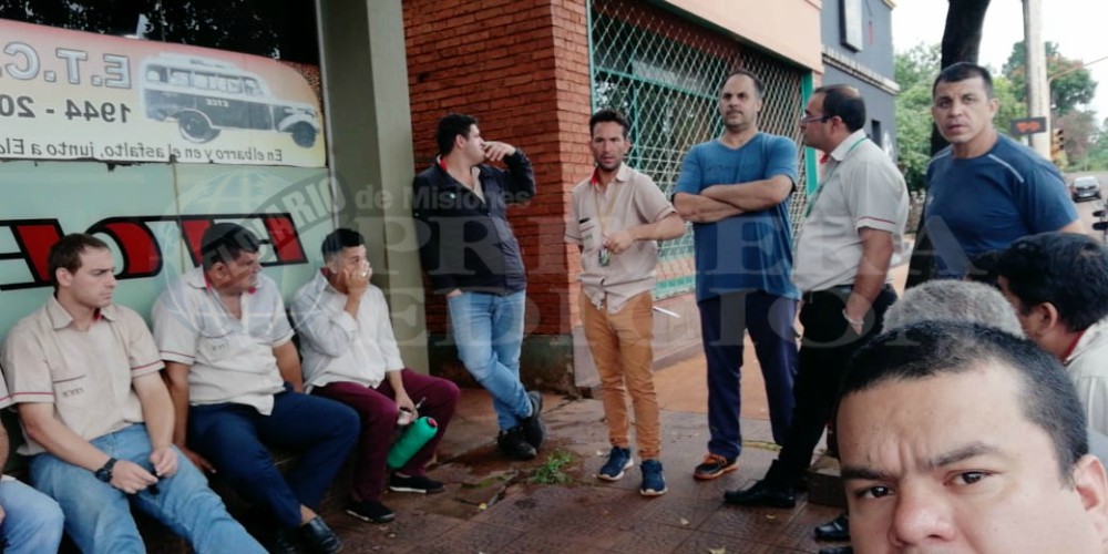 Empresarios se comprometieron a pagar aguinaldos a los choferes