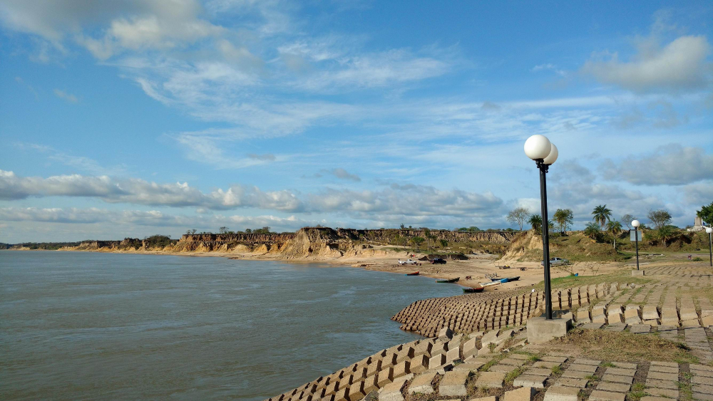 Buscan a tres personas que desaparecieron en el río Paraná