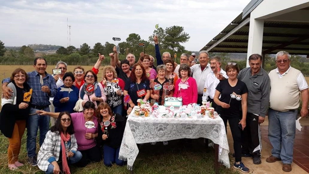 Egresados se reunieron para recordar a la ex Escuela Nacional 144 de Parada Leis