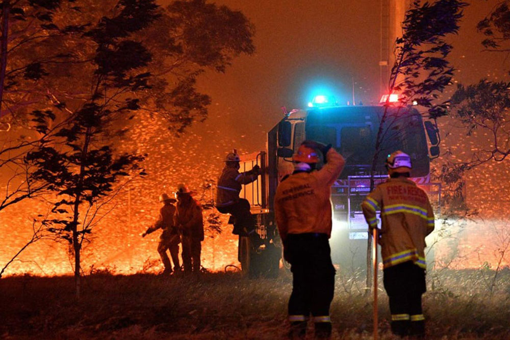 Avanzan los incendios forestales en Australia