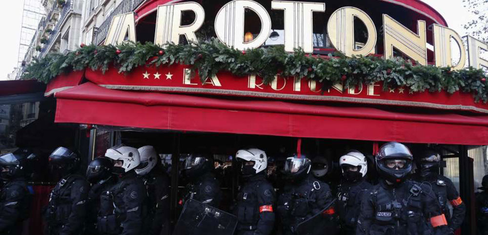 Incendian restaurante frecuentado por presidente francés