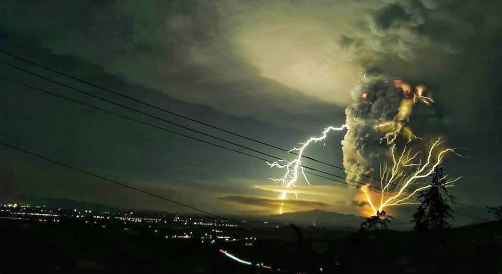 Miles de evacuados en Manila por aumento de actividad del volcán Taal