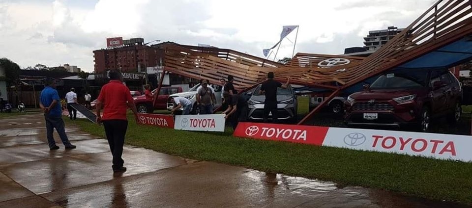 Encarnación también fue azotada por una breve pero fuerte tormenta