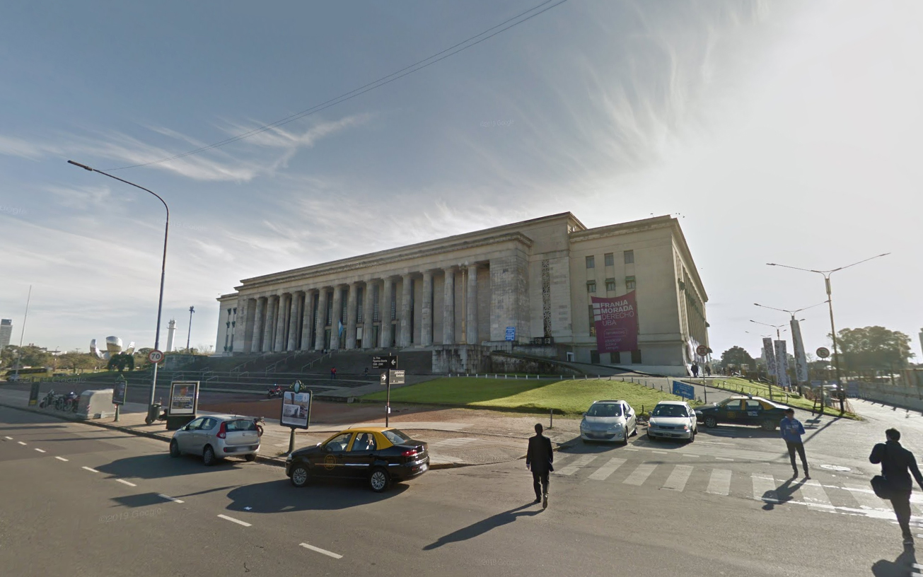 zzzznacg2NOTICIAS ARGENTINAS BAIRES, ENERO 20: Un turista australiano de 67 años permanecía hoy en estado grave tras haber sido apuñalado en la zona de la Facultad de Derecho de la Universidad de Buenos Aires (UBA). Foto NA: GOOGLEMAPSzzzz
