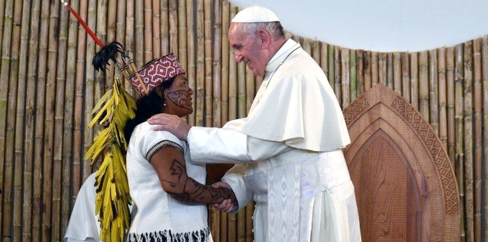 El papa denunció “injusticia y crimen” contra los pueblos originarios