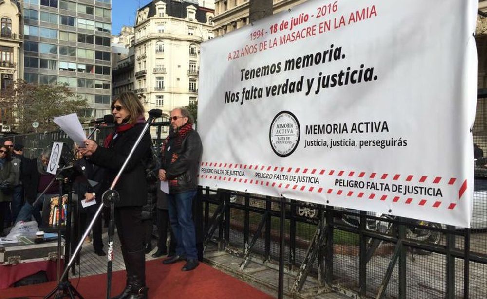 Memoria Activa pide la remoción del fiscal a cargo de la UFI-AMIA