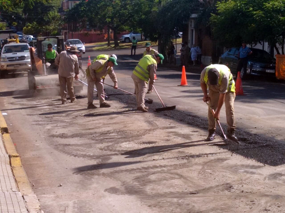 Retiran los bordillos para agilizar el tránsito