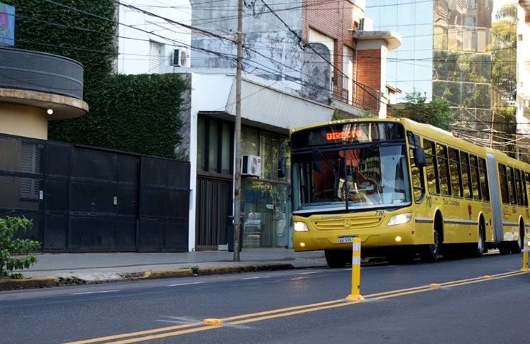 Los colectivos articulados de terminal Quaranta cambian el recorrido