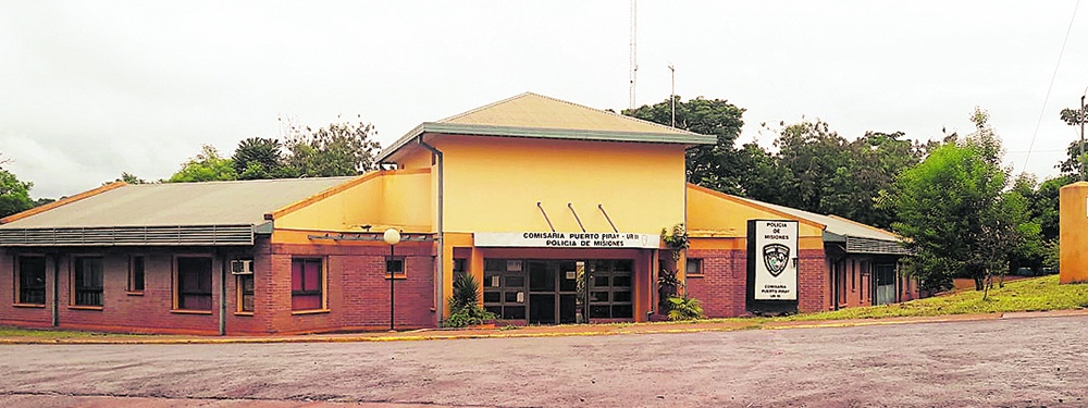 Una mujer va a juicio por permitir que abusen de su hija a cambio de dinero