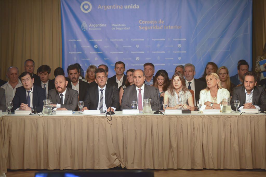 “Tenés que poner a alguien que los escuche y después hacemos lo que queremos”