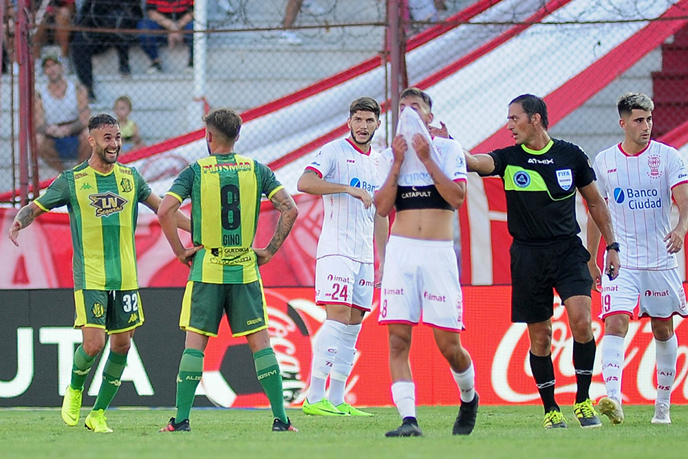 Aldosivi derrotó a Huracán y salió del descenso