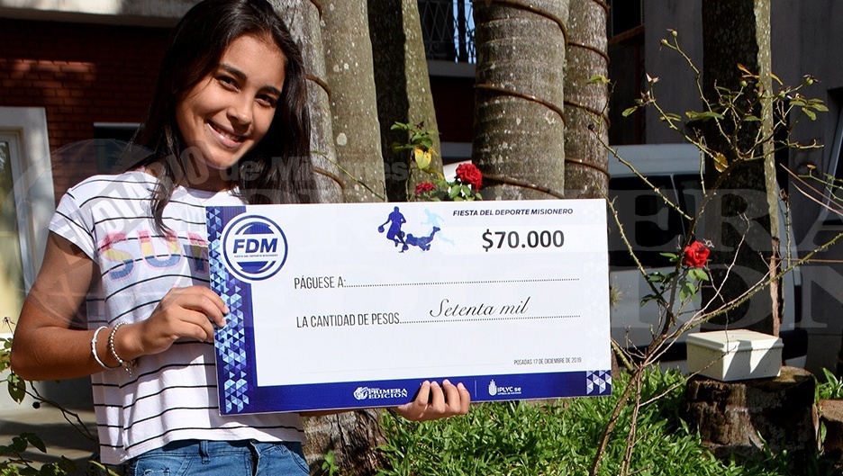 Noelia Palacios - La ciclista recibió una beca por sus méritos deportivos