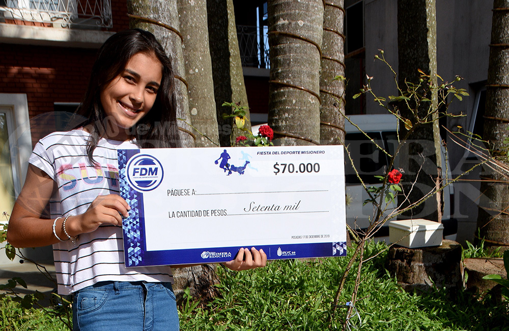 Noelia Palacios - La ciclista recibió una beca por sus méritos deportivos