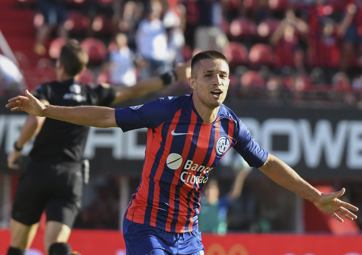 Superliga: San Lorenzo aguantó y sumó de a tres