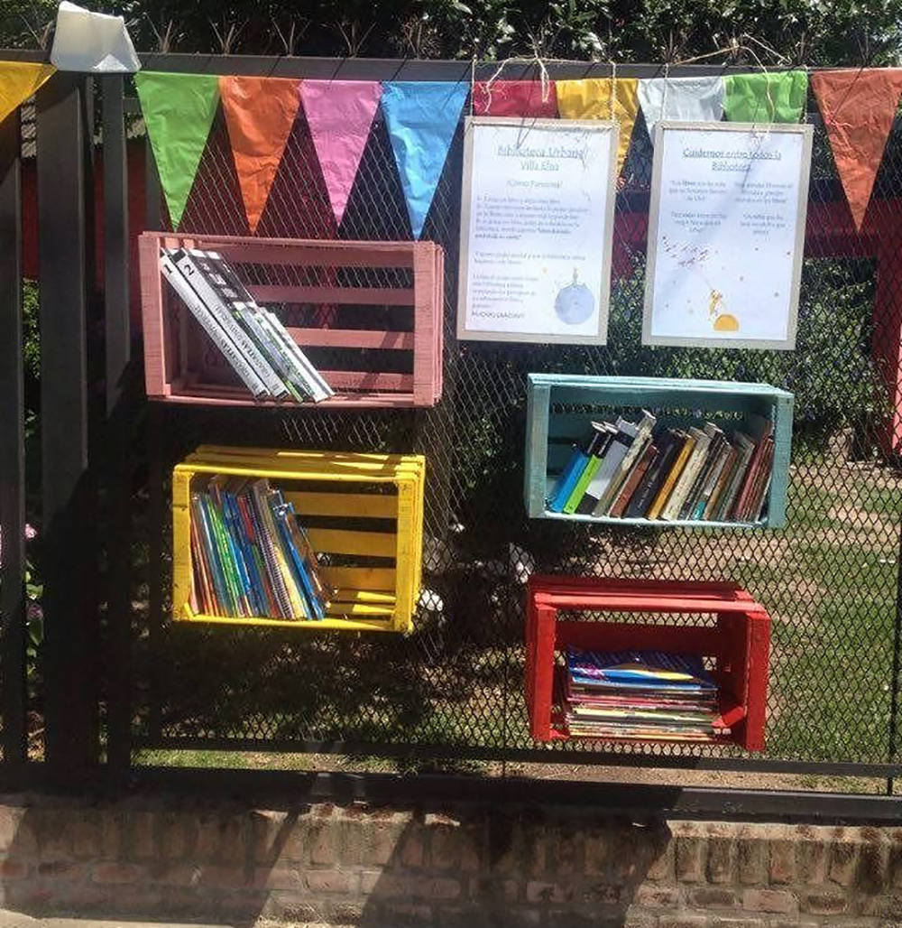 Entre libros y cajones de verdura: la “biblioteca urbana”