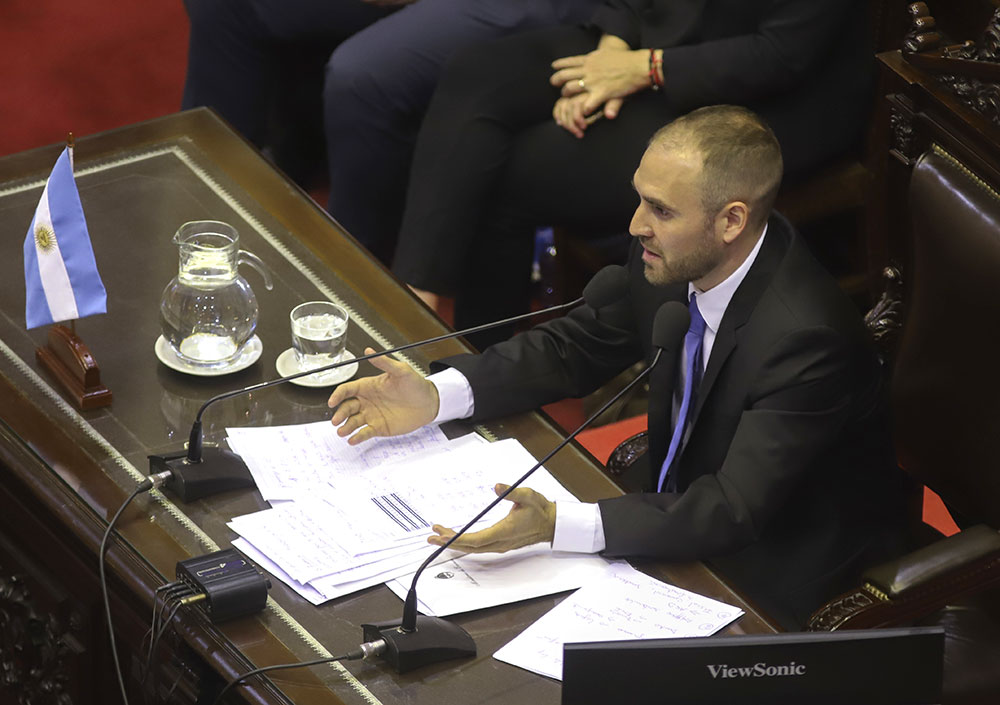 “En la renegociación de la deuda, la sociedad argentina está primero”