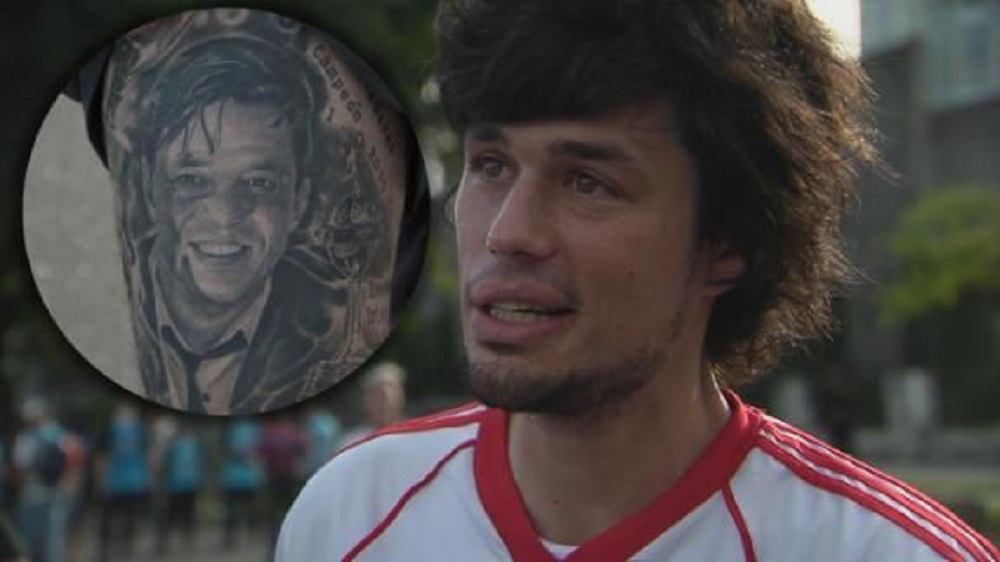 Un hincha con el “Riverccionario” tatuado en la piel