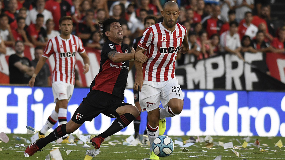 Newell’s y Estudiantes empataron en un partido polémico