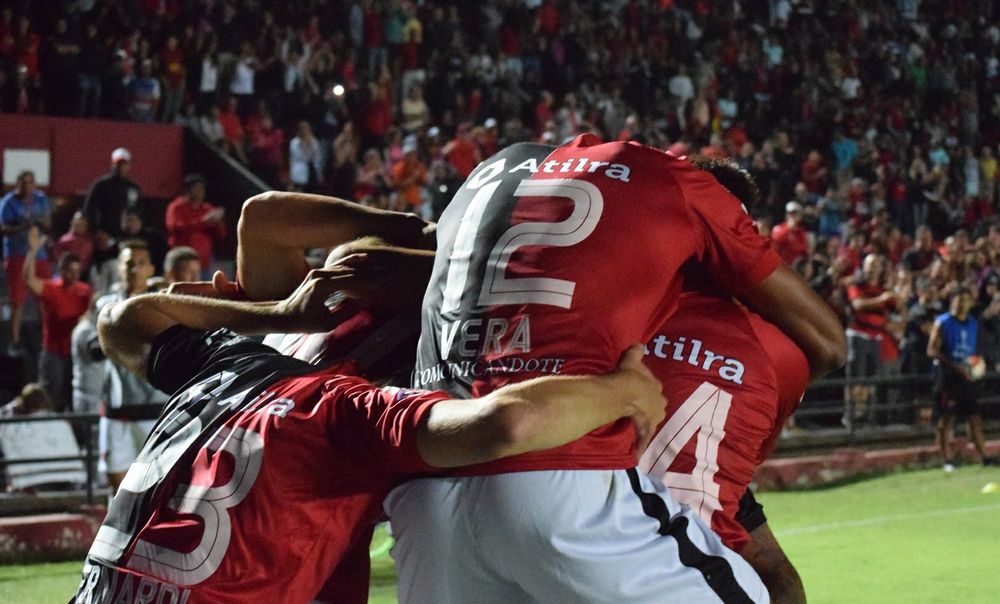 Mateo Hernández, jugador de Colón de Santa Fe, se contagió dengue