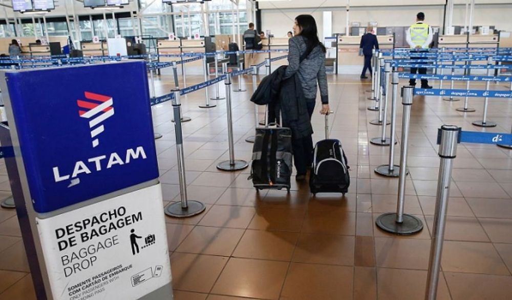 Sancionarán a Latam por no cumplir el protocolo contra el coronavirus