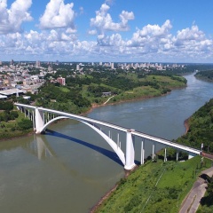 Puente de la Amistad - El presidente paraguayó "cerrará" el puente fronterizo