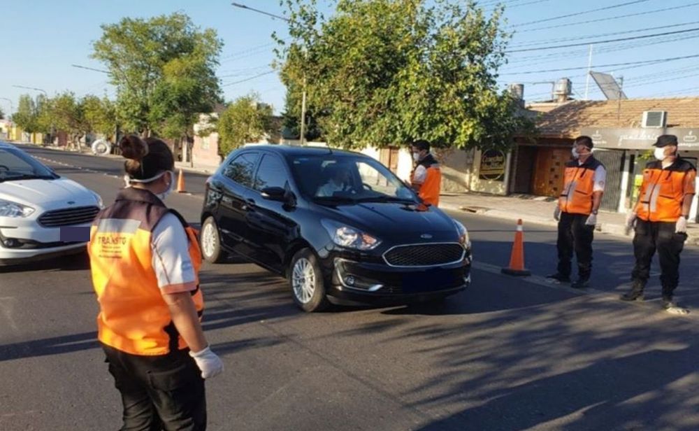 Mendoza: ordenan trabajos comunitarios gratuitos por violar la cuarentena