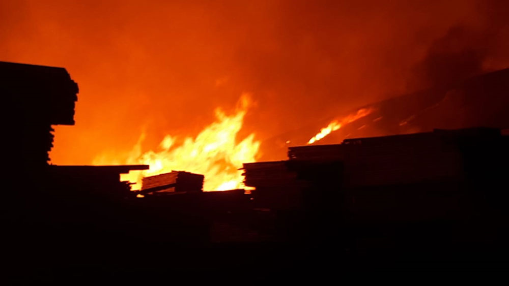 Por incendio en aserradero Taeda, Montecarlo está sin luz
