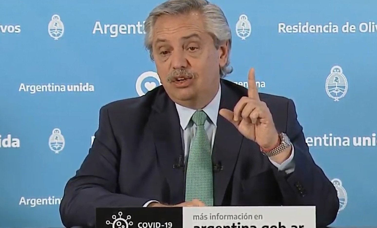 NOTICIAS ARGENTINAS BAIRES,
ABRIL 10: El presidente Alberto
Fernandez durante la
conferencia que ofrecio esta
noche en la residencia de
Olivos. Foto NA