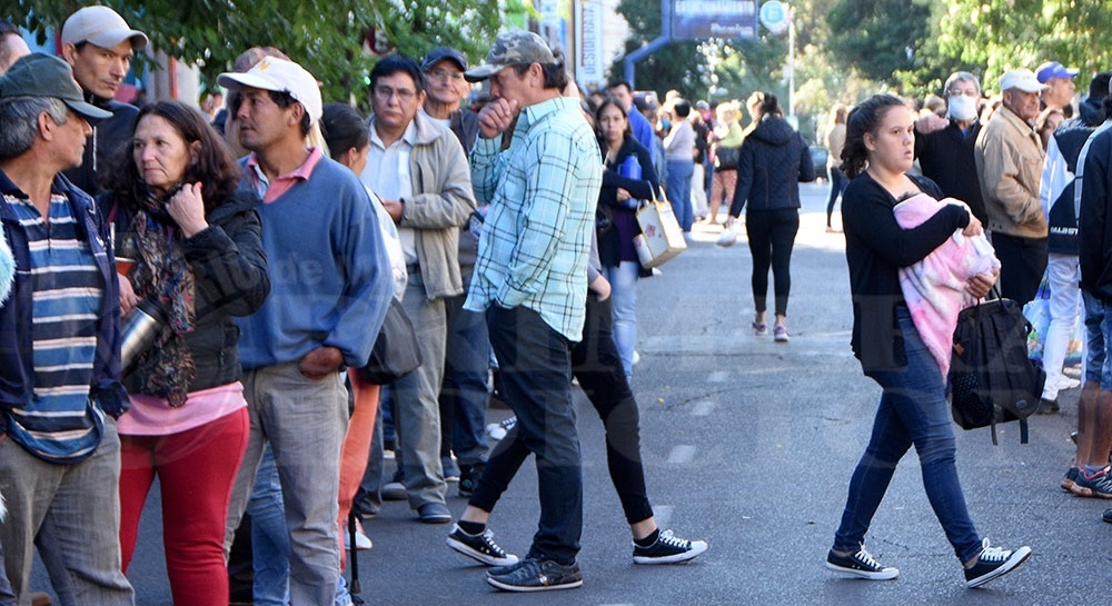 Quiénes podrán ir a los bancos este sábado y domingo