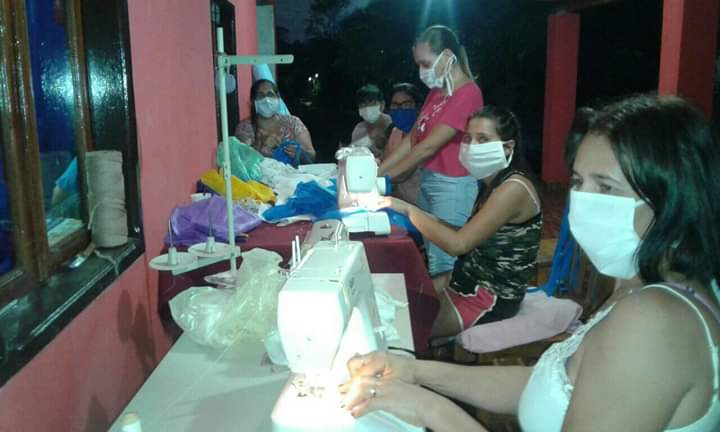 Mujeres solidarias hacen frente a la pandemia