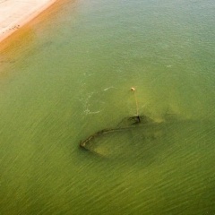 Embarcación - Debido a la bajante del Paraná, una embarcación que habría naufragado en 1867 está a sólo 30 cm de la superficie en la localidad de Itá Ibaté