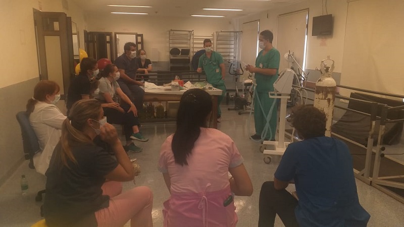 El Madariaga capacita a su equipo en intubación y manejo de respiradores