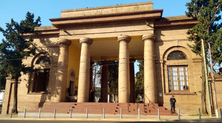 Guardias mínimas en el cementerio