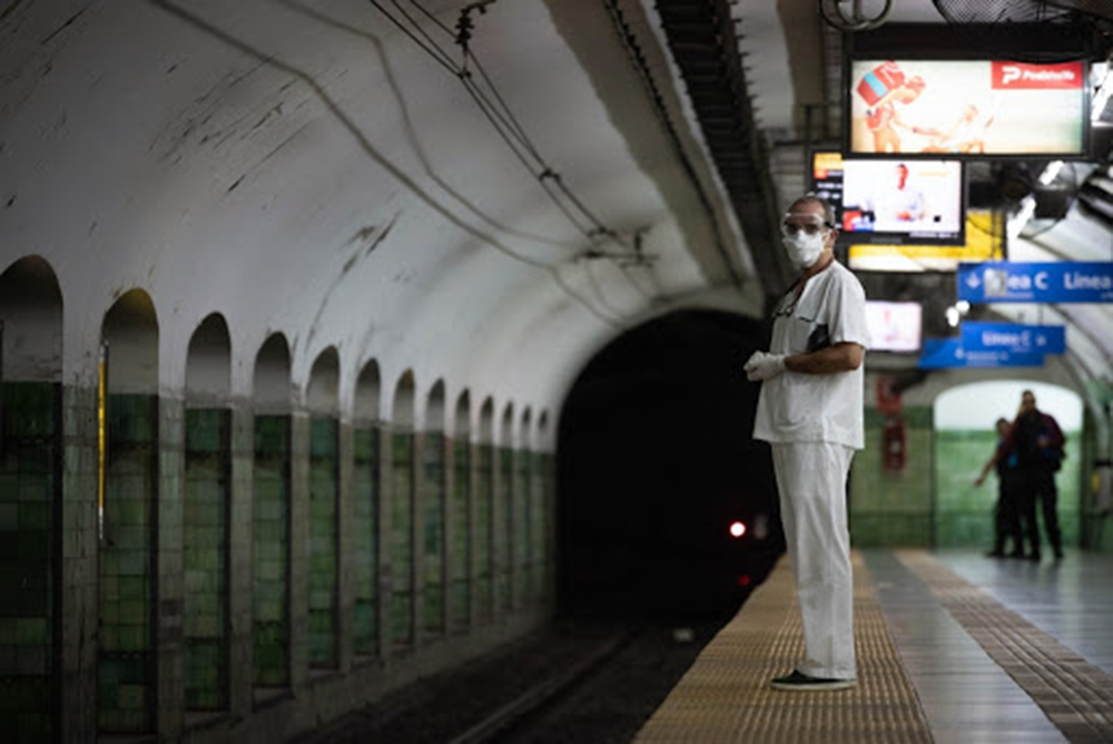 Cuarentena - Según un estudio de la Universidad de Harvard, se necesitarán de varios períodos de cuarentena social mientras no exista un antídoto contra el coronavirus