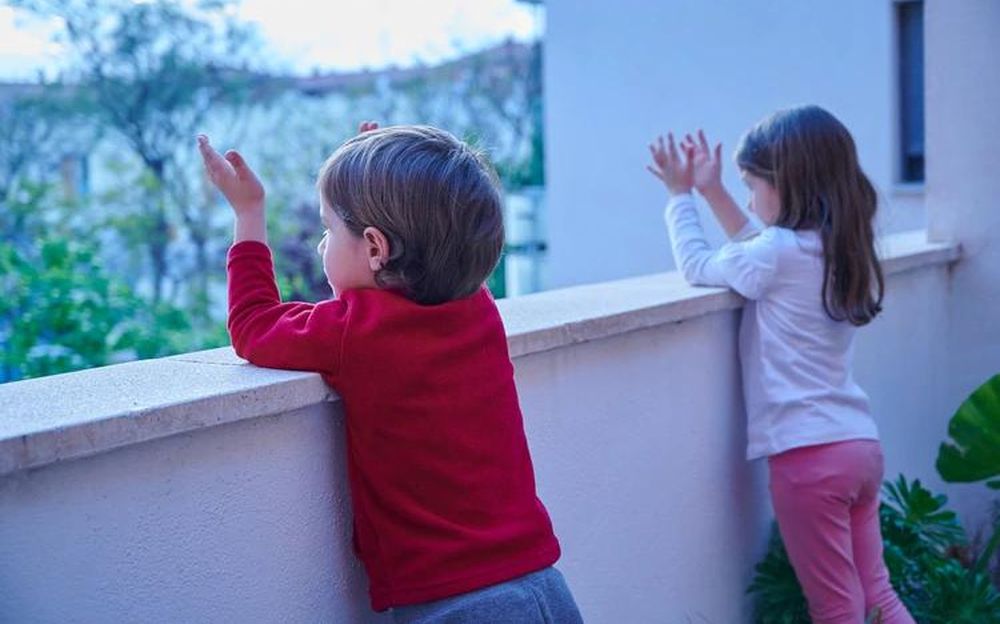 Infectólogos: “Es posible implementar breves salidas para los niños”