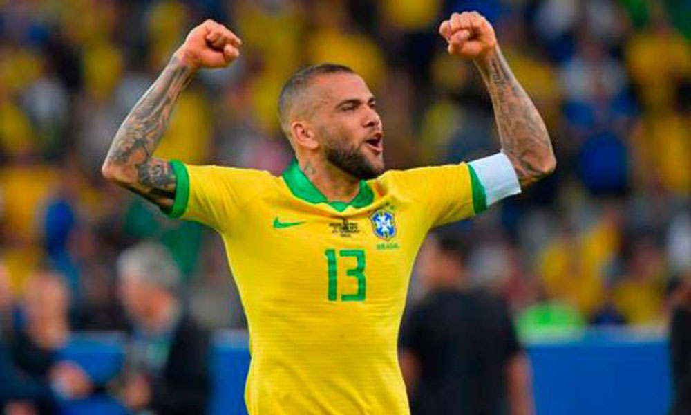 Dani Alves: “no estaría mal jugar en Boca”