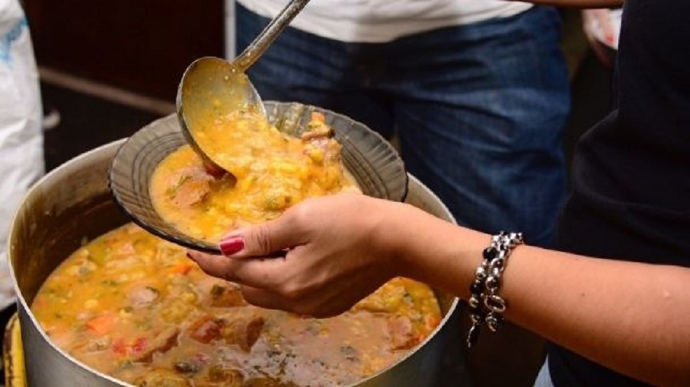 “Locro solidario” en honor a los trabajadores