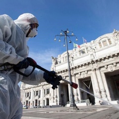 Italia - Luego de haber entrado en la fase de descenso de los contagios de coronavirus, el gobierno de Italia prepara una salida "en dos fases" de la cuarentena.