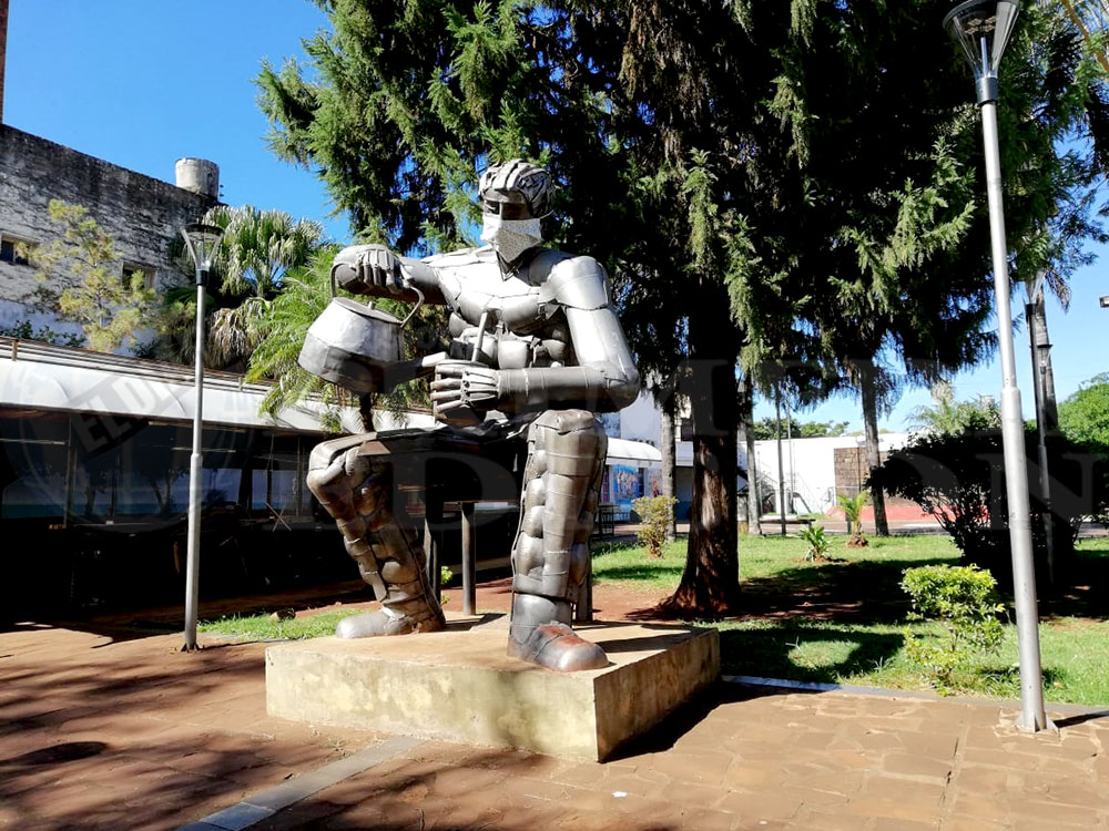 El barbijo es obligatorio, ¿lo entendieron?