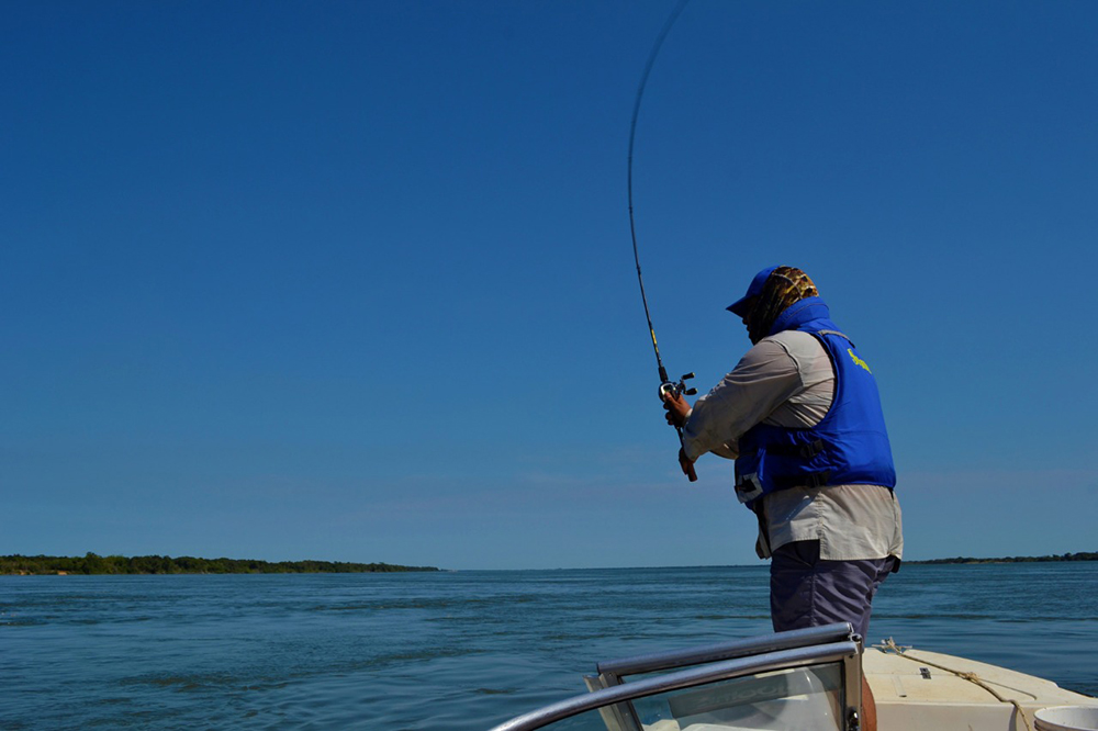 Corrientes - Corrientes prohibi todas las actividades pesqueras hasta una evolucin favorable del brote epidemilogo del coronavirus y aumento del caudal de los ros - Chaco