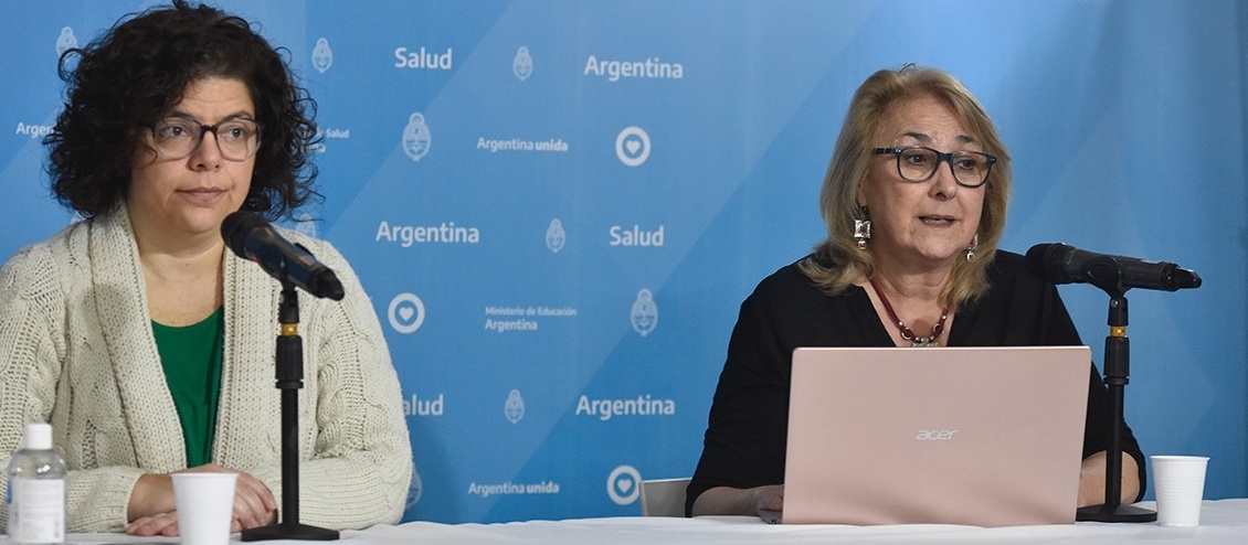 zzzznacp2NOTICIAS ARGENTINAS BAIRES, ABRIL 19: La infectóloga del Hospital Posadas, Graciela Torales (der) y la secretaria de Acceso a la Salud, Carla Vizzotti, durante la comunicación diaria del ministerio de Salud con periodistas para informar sobre el coronavirus. Foto NAzzzz