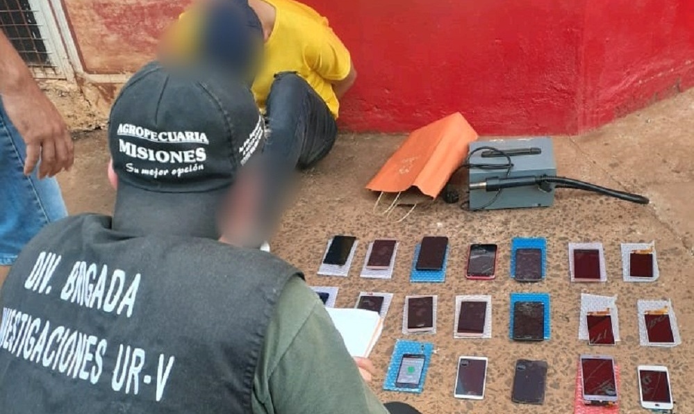 Iguazú: detuvieron a pareja que vendía celulares robados