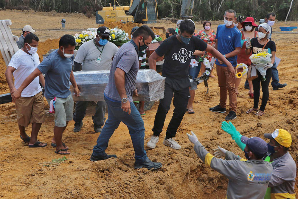 Brasil - El Imperial College de Londres mostró a través de un estudio que Brasil tiene la tasa más alta de contagio de coronavirus en el mundo.