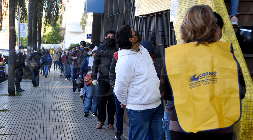 Consideran que el IFE debe transformarse en un salario universal