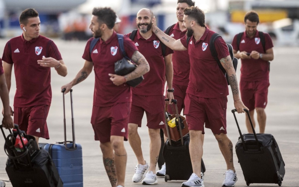 En River autorizan a jugadores extranjeros a volver a sus países