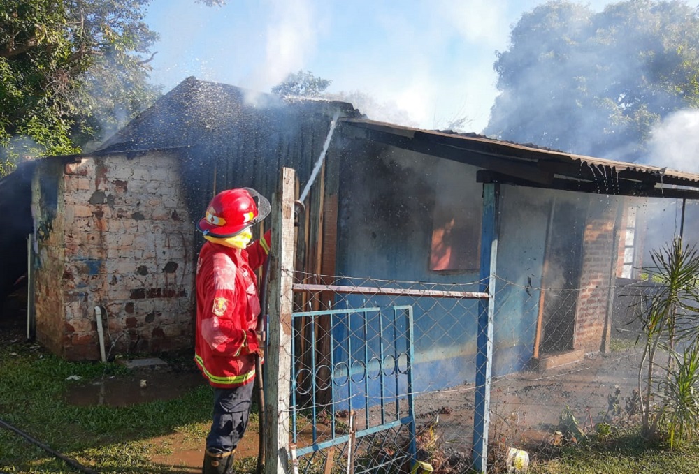 Bomberos San Isidro sofocó un incendio en el barrio posadeño