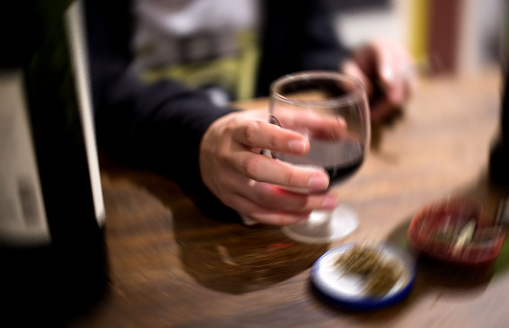 Analizarán el impacto de la pandemia en situaciones de consumo problemático