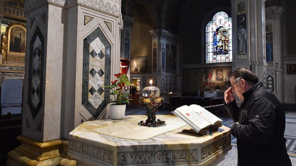 La Iglesia católica abrirá templos para asistencia espiritual pero sin misas