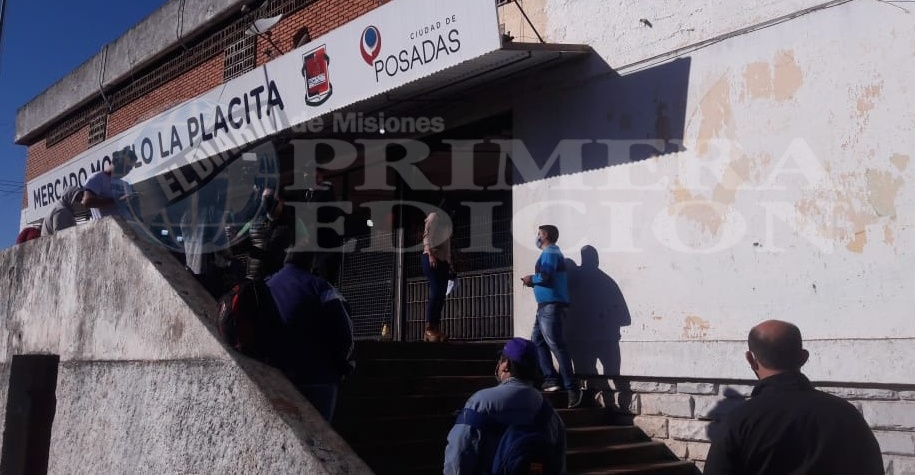 Posadas: Expectativa en el primer día de apertura de centros comerciales