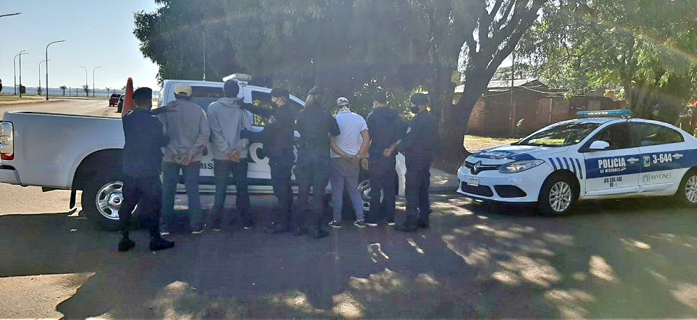 Los sorprendieron en pleno robo a una casa y fueron atrapados